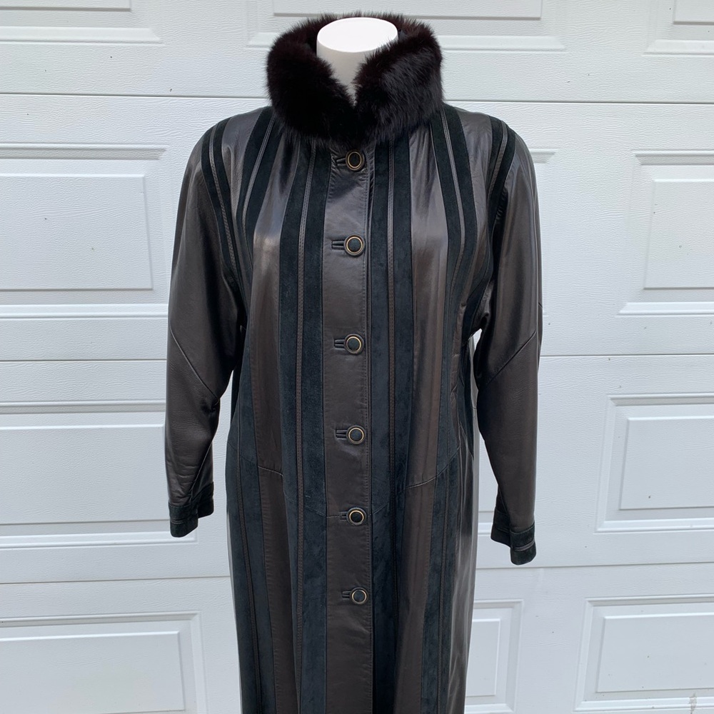 Studio Guy Laroche brown leather coat with mink collar